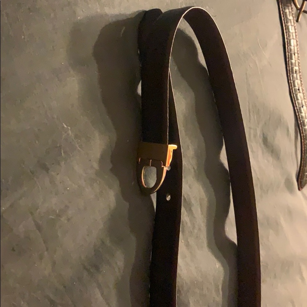 Reversible black/brown leather belt.